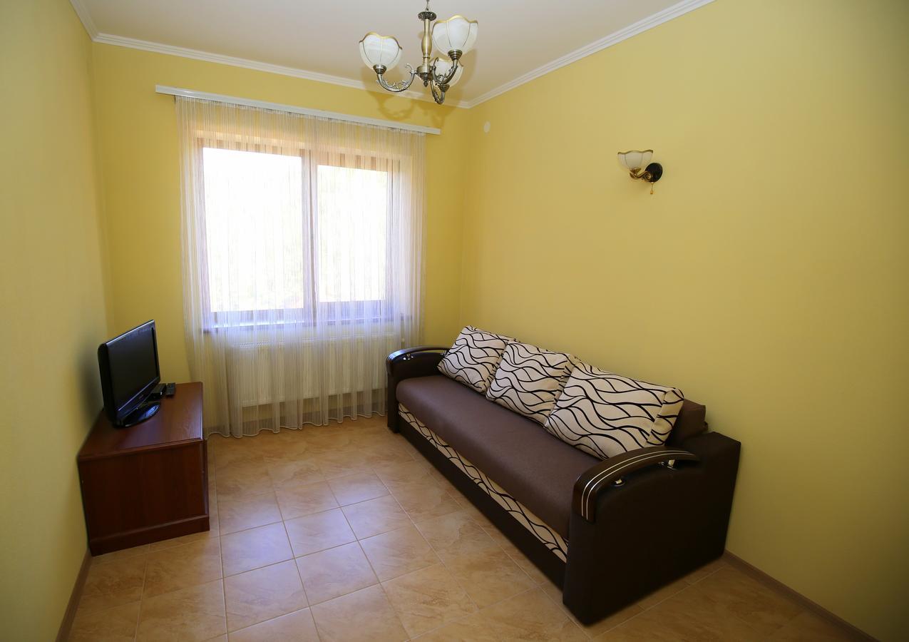 Пори Року Casa de hóspedes Sinyak  Exterior foto