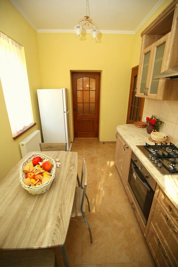 Пори Року Casa de hóspedes Sinyak  Exterior foto